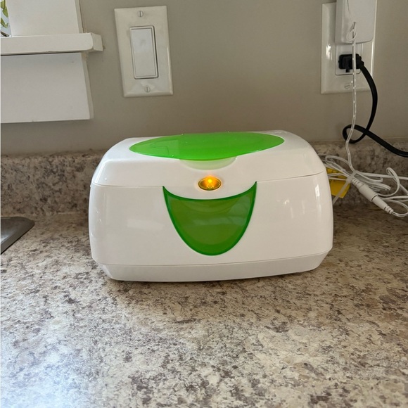 White and Green Wipe Warmer - Picture 2 of 7